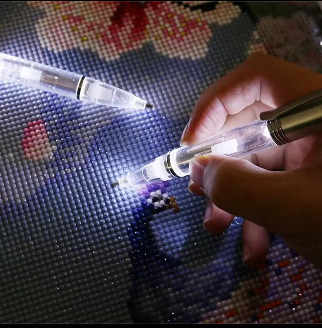 Caneta Aplicadora com Luz LED para Pintura Diamante | Precisão e Brilho na Sua Arte